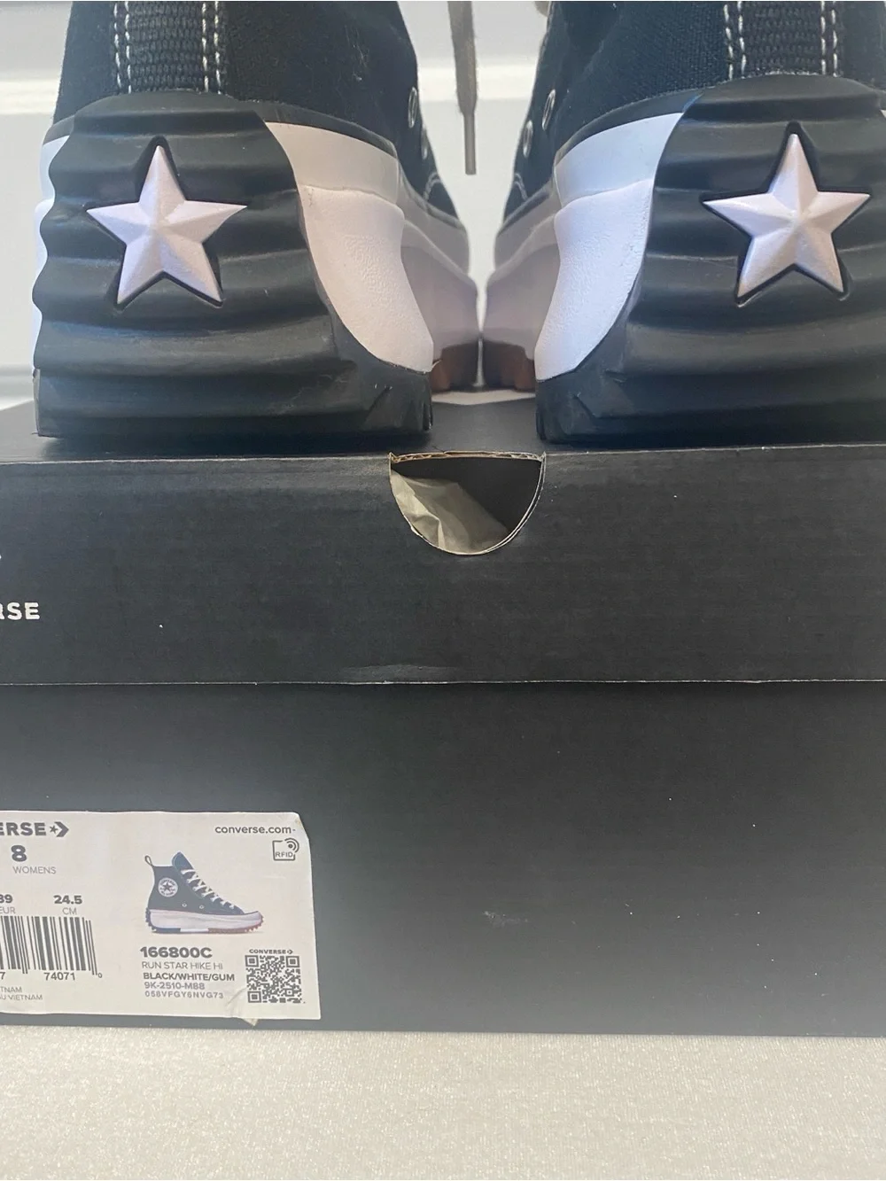 CONVERSE RUN STAR HIKE PLATFORM NEW IN BOX!  HI TOP, BLACK W/ WHITE , WOMENS 8